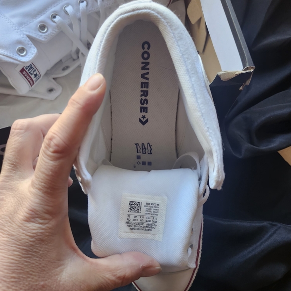 Converse White High-Top Sneakers New In Box - Picture 4 of 4